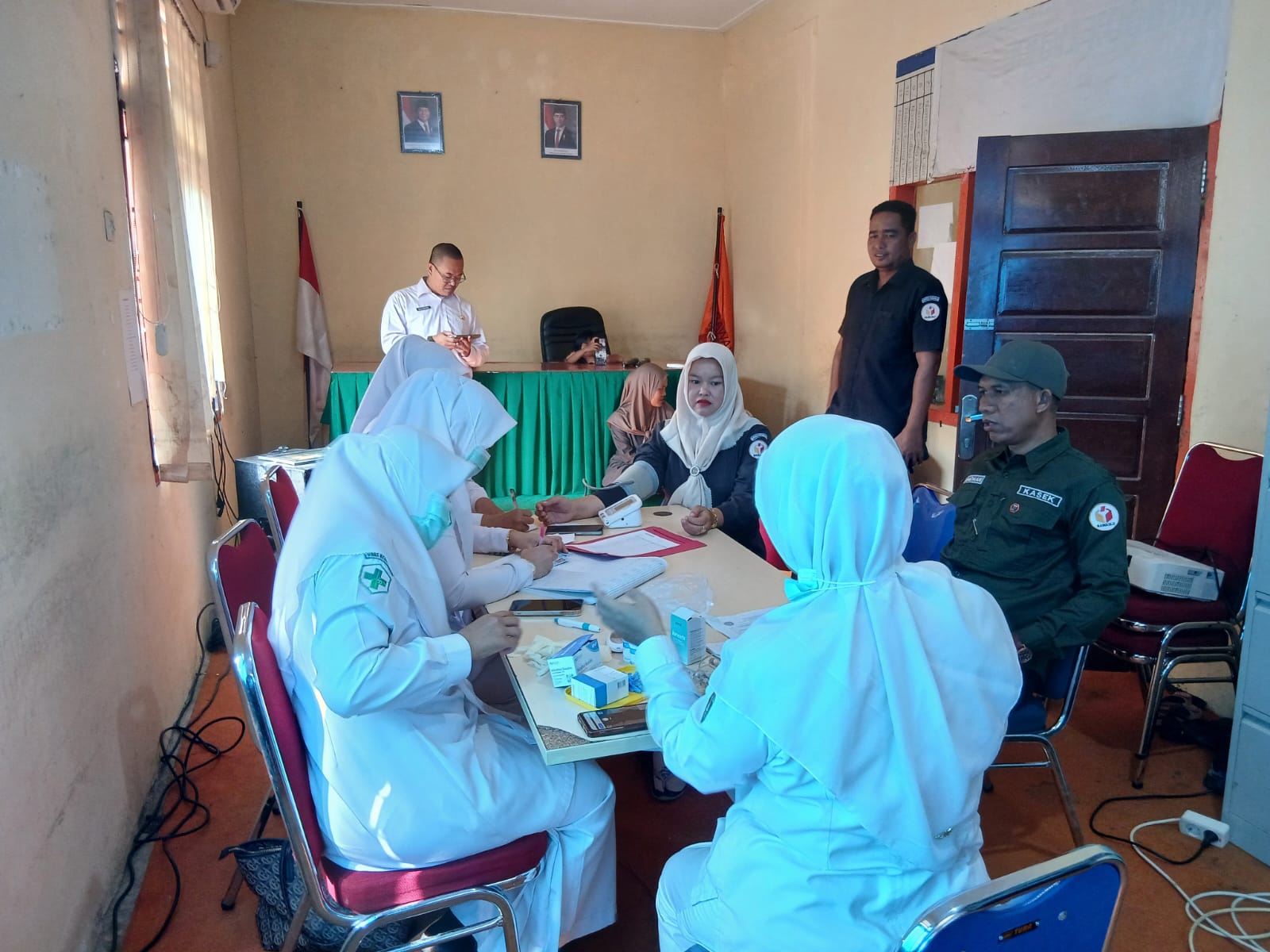 Pengecekan Kesehatan Oleh Tim Medis 