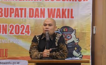 Kordiv HP2H Bawaslu Kab. Bungo membuka kegiatan sosialisasi pengawasan Partisipatif bagi Penyuluh Agama 