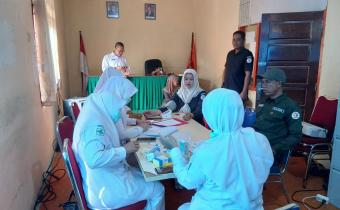 Pengecekan Kesehatan Oleh Tim Medis 