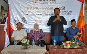 Ketua Bawaslu Kabupaten Bungo (Ahmadi) Membuka Kegiatan Rapat Fasiltasi Pembinaan dan Penguataan Bawaslu Kabupaten Bungo